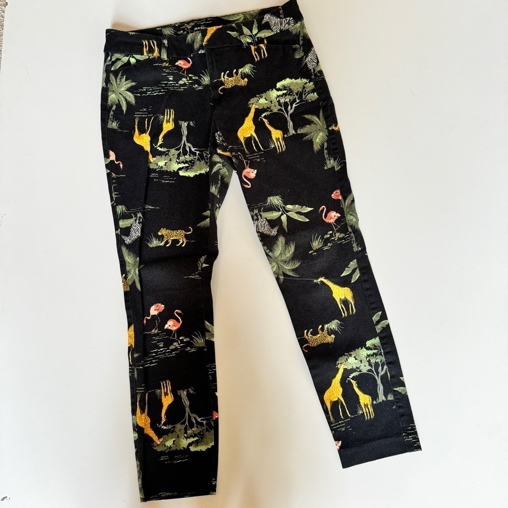 Old Navy Pixie Ankle Cut Jungle Printed Pants in Black Multicolor